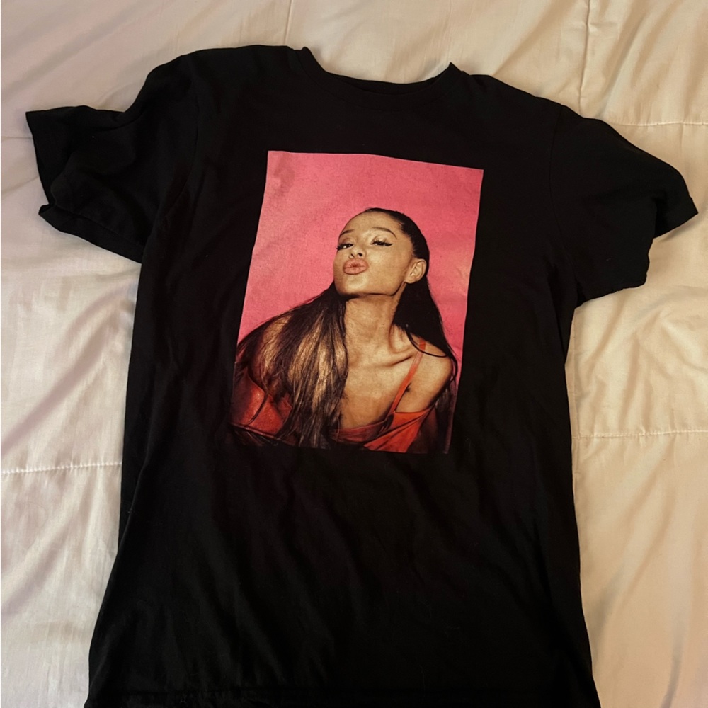 Official Ariana Grande Dangerous Woman Tour Shirt